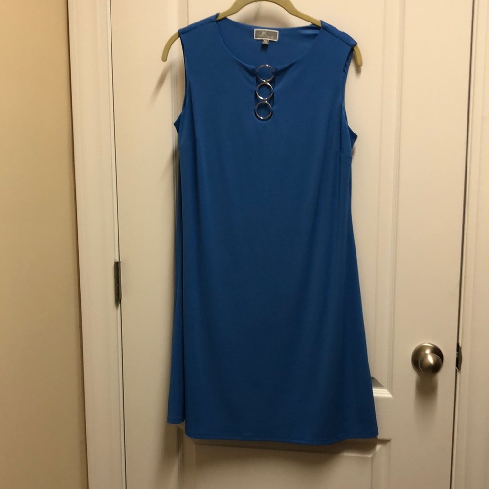 Blue sleeveless dress with silver ring closure
